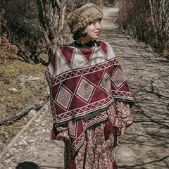 厂家批发跨境热卖民族风披肩秋冬保暖开叉披肩女外搭旅游披风