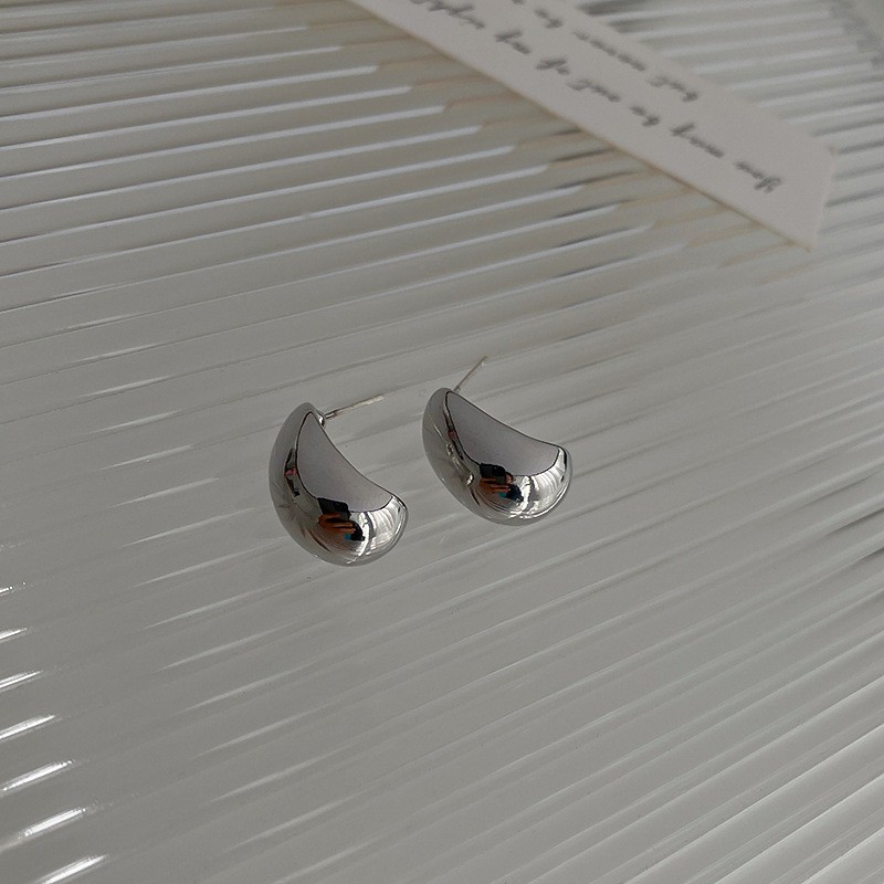 Gotas de agua de metal transfronterizas, pinzas para la oreja de guisantes, pendientes simples sin agujeros, pendientes de temperamento de moda, lujo ligero, sentido de alta gama