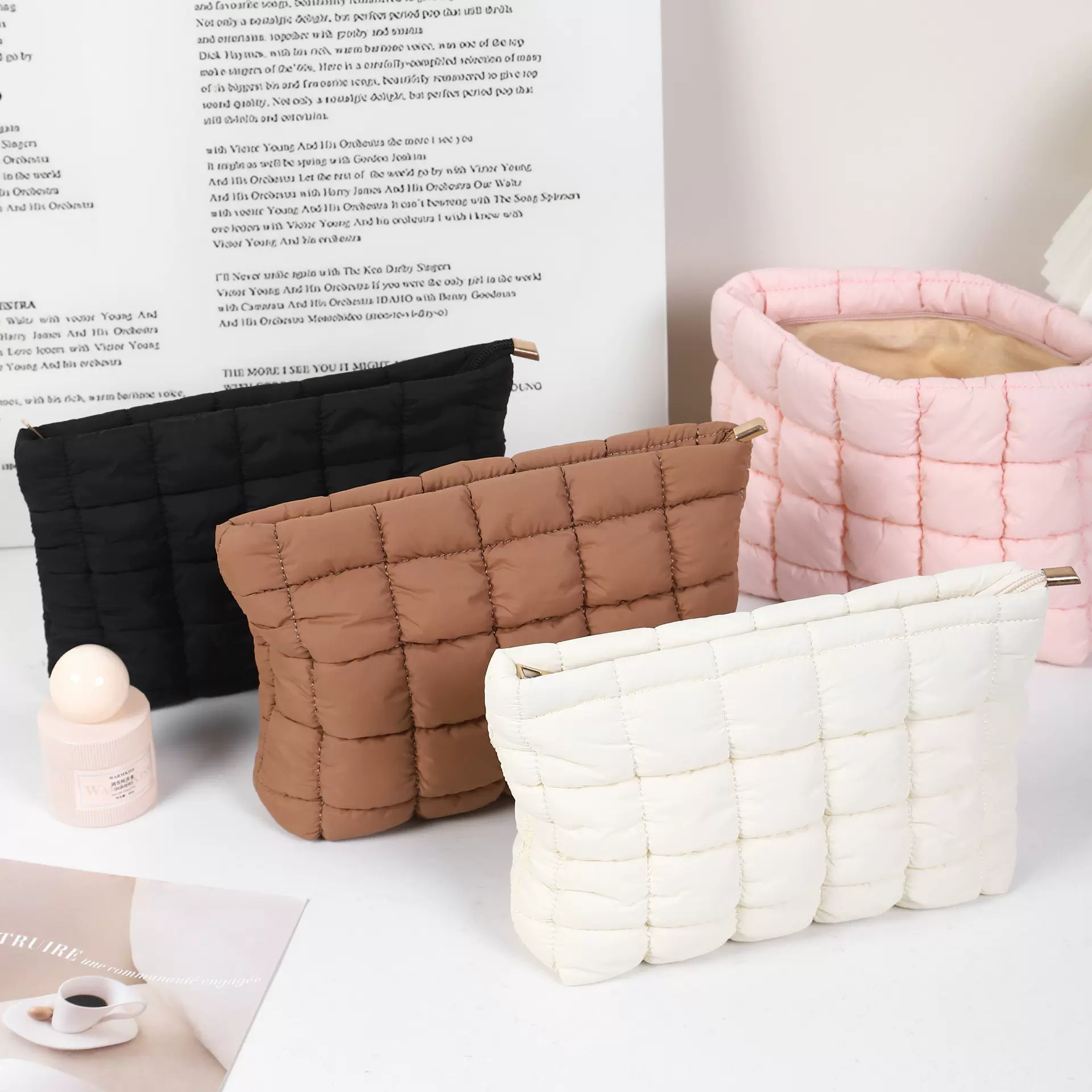 网红时尚褶皱化妆包新款百搭洋气小包包跨境女韩版休闲包手拿包