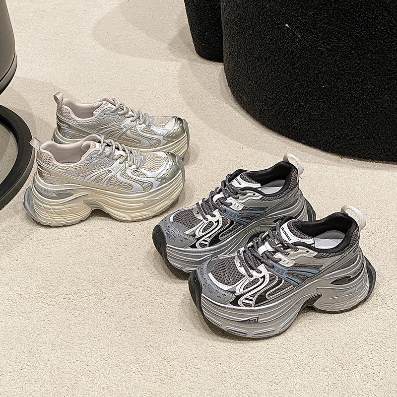 Barras reflectantes plateadas color combinado con zapatos de terciopelo de fondo grueso de invierno 2025 nuevos zapatos deportivos casuales de alta altura de panda