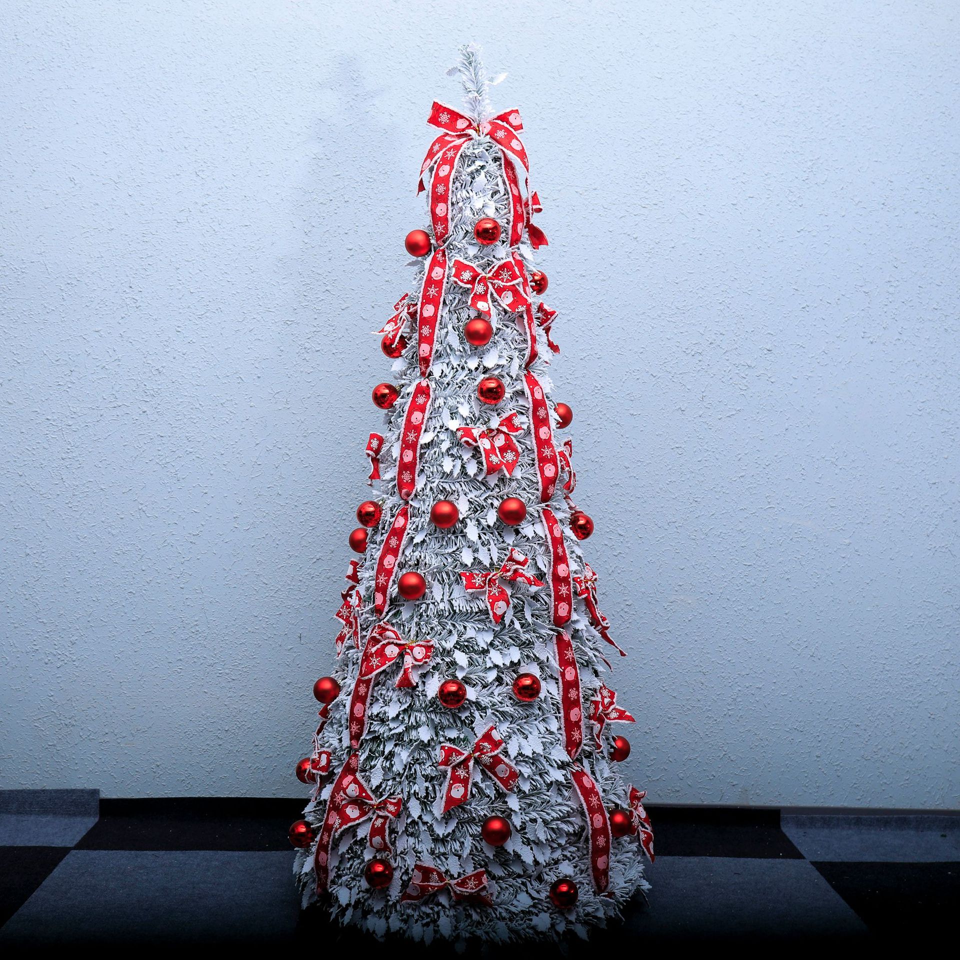 Árbol de Navidad retráctil plegable paquete doméstico decoración de Navidad árbol de torre de PVC 1.8m nuevo solo transfronterizo