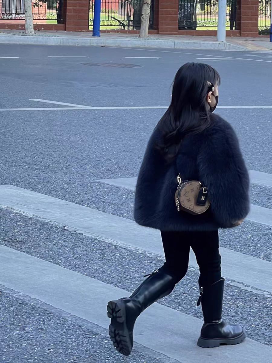 2023 Mädchen-Pelzimitationsmantel, verdickt und warm, Baby-Plüsch-Winterkleid, Eleganz, Mädchen, hochwertig_voghion.com