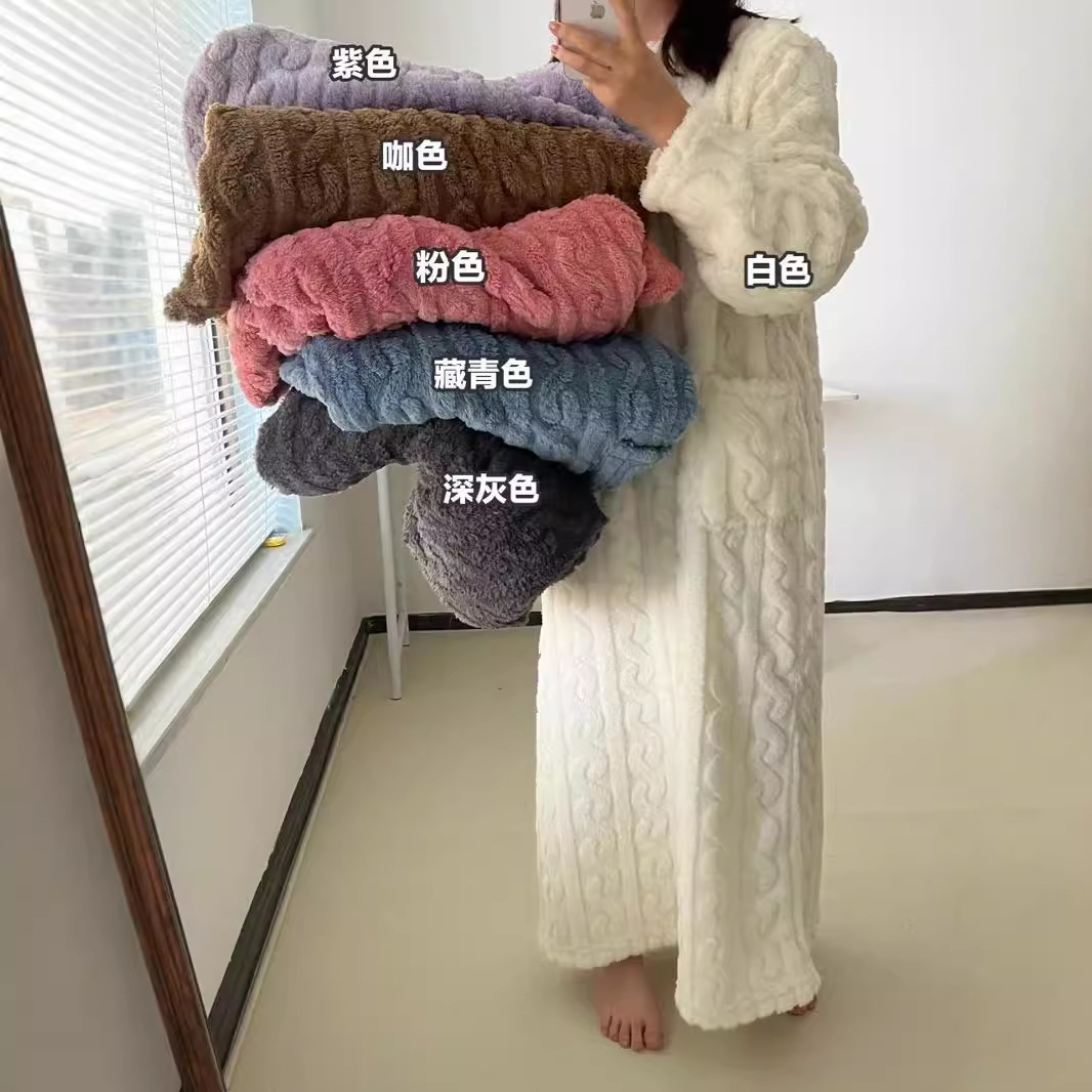珊瑚绒睡衣女秋冬加长加厚保暖宽松珊瑚绒家居服睡衣睡袍