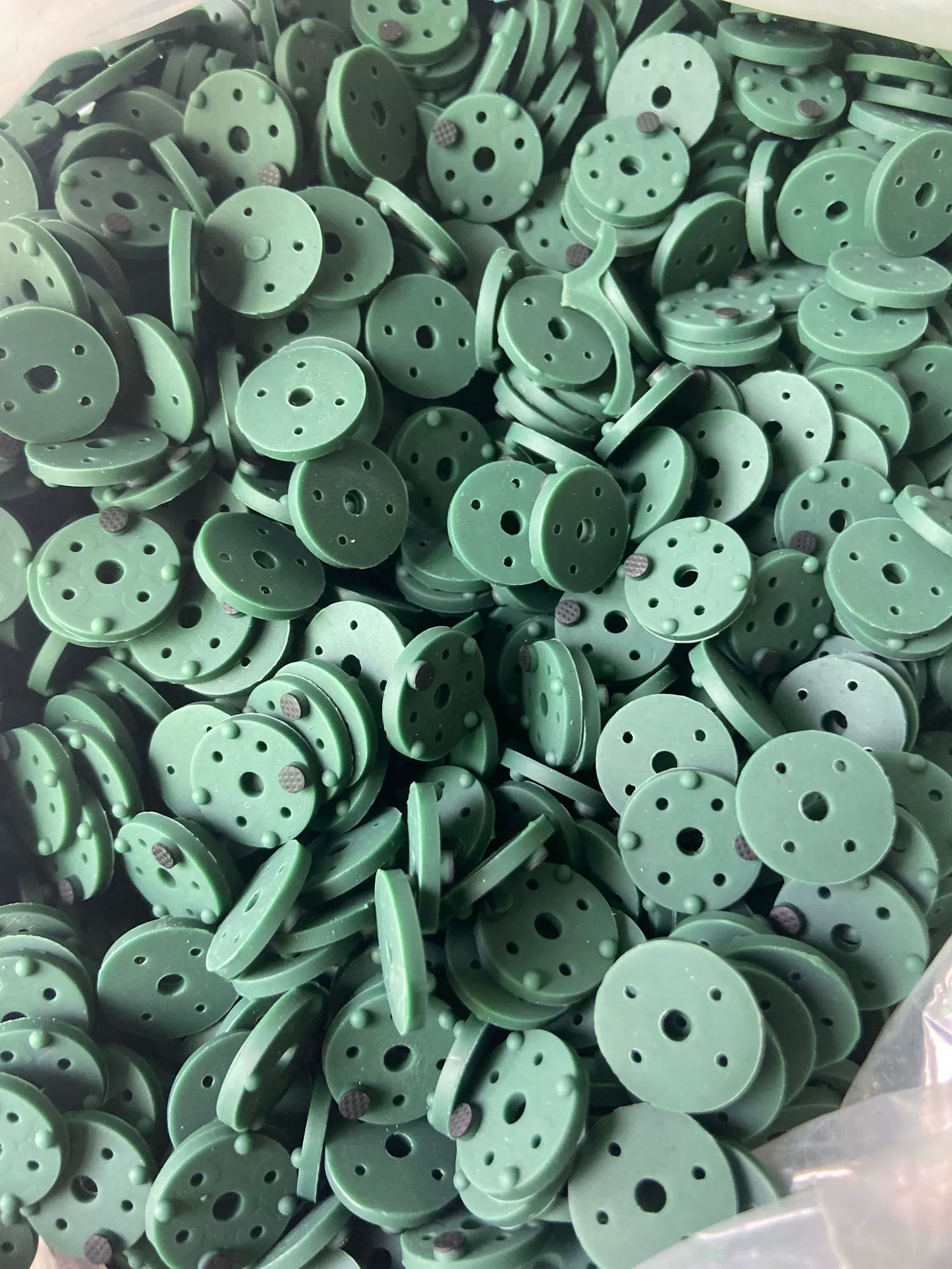 Прямые поставки с завода: силиконовые уплотнительные кольца, прокладки, подставки для стекла, пищевой силиконовый каучук, противоскользящие, для бытового использования