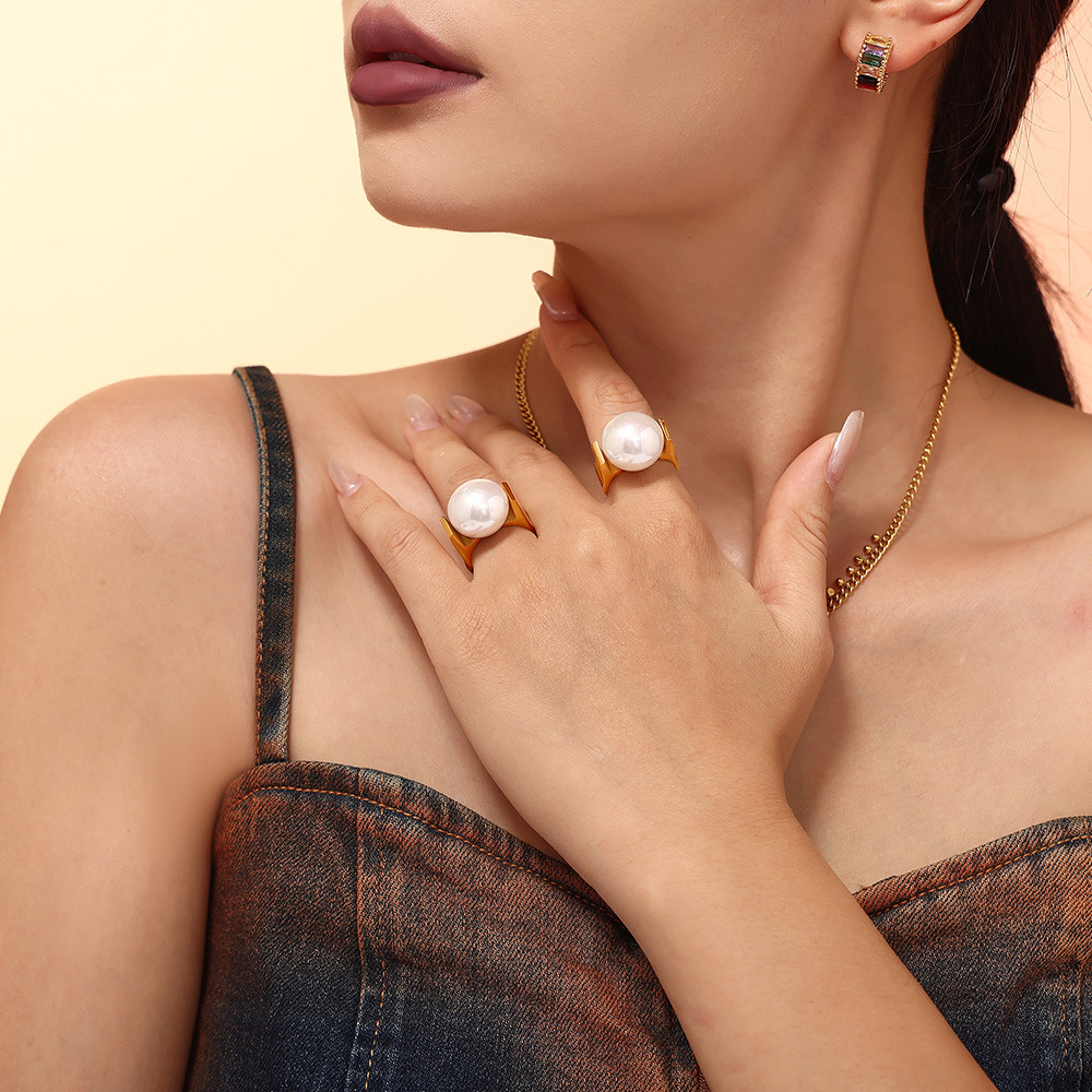 French Luxury Imitation Pearl Ring With Fashionable Temperament, Niche Personality, Titanium Steel PVD Vacuum Non Fading Finger Ring_voghion.com