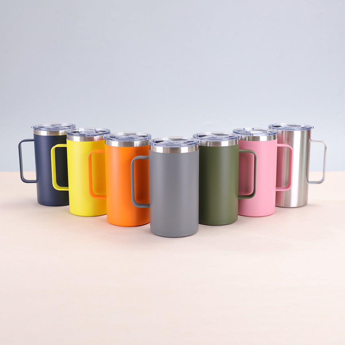 Taza térmica de acero inoxidable para exportación, taza de café pequeña portátil para coche con asa, taza sencilla de 20 oz con acabado pintado con aerosol.