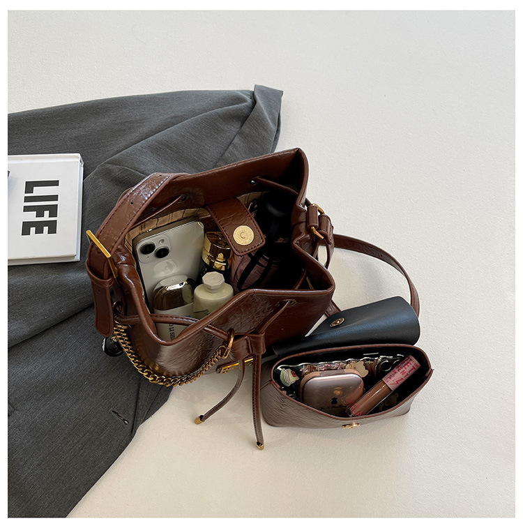 792g Weight Polyester Lining Material Sewing Thread Fashion Element String Closure Type Single Shoulder Strap Strap Type Bucket Bag Bags Type Casual, Street, Shopping Occasion Pu Leather Material Solid Color Pattern All Seasons Season Women's Gender Streetwear Style Bucket Shape Medium Size Women's Medium Pu Leather Solid Color Streetwear Sewing Thread Bucket String Bucket Bag 21