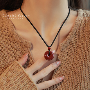 Cinnabar Necklace Women's Light Luxury Niche Safe Buckle Woolen Chain 2023 New Explosive Design Accessories Girlfriend Gift