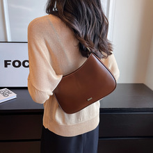 �n��С��Ҹ�°�Ů2024�����¿�r���|����⳱�ٴ�朗l�μ�б���