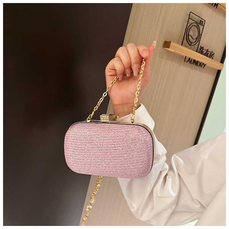 Women's Mini All Seasons Arylic Solid Color Classic Style Square Zipper Evening Bag display picture 3