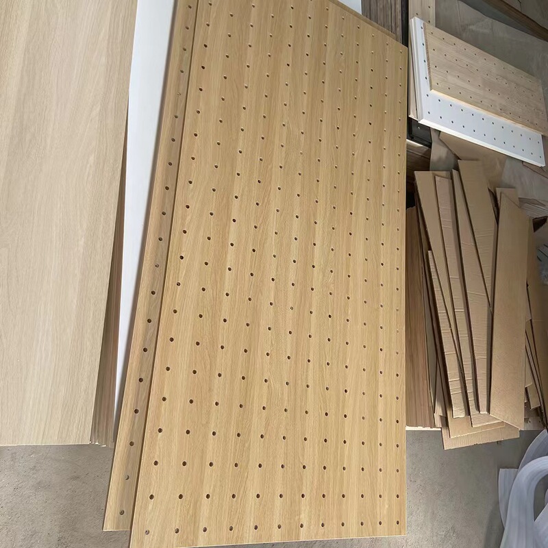 木製の穴の板の家庭用の壁掛け式の装飾棚の家に入る玄関の壁面の整理棚の穴の板の展示棚|undefined