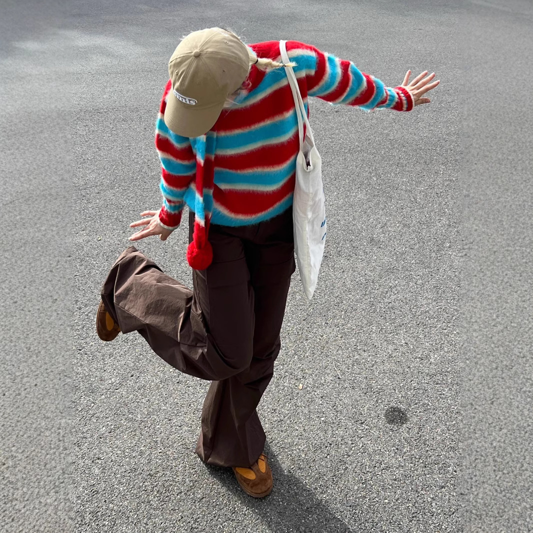 줄무늬 느슨한 니트 패션 대조 가을과 겨울 스웨터 디자이너 탑