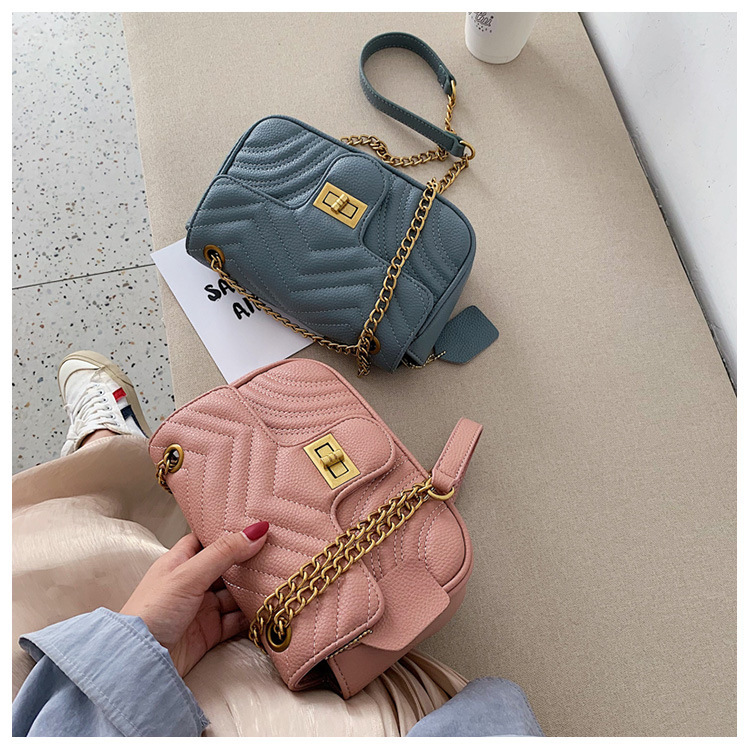 Textured small bags for women 2023 new bags Korean style fashion casual one-shoulder crossbody lock chain small square bag_voghion.com