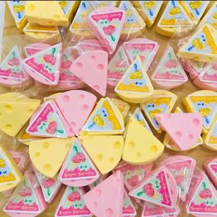 Wet and Soft to the Touch, Soft and Slow Sticky Simulated Cheese Bread, Slow Rebound, Pinch and Decompress Model Gift, Drop Shipping