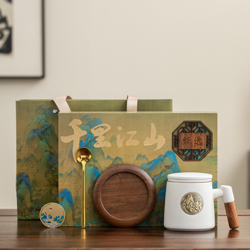 Taza de cerámica en relieve medalla de bronce con tapa caja de regalo taza de café taza de agua empresa regalo de mano tallado logotipo