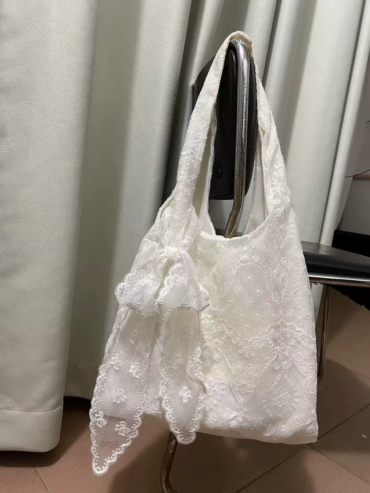 Fresh shopping bag, capacious one-shoulder bag, underarm bag, lace dress, flowered