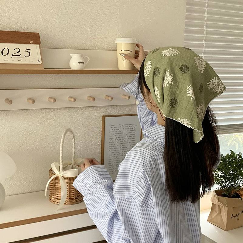 Bufanda de seda, bufanda cuadrada pequeña, nueva bufanda fina literaria y artística de todo fósforo, bufanda de cuello retro, bufanda de margarita pequeña, diadema