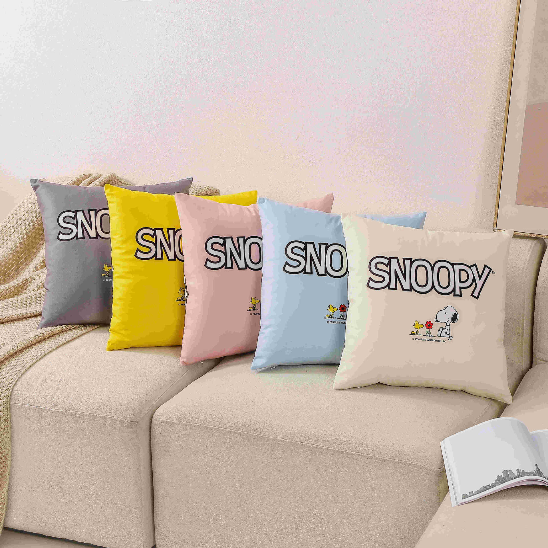 Snoopy oficial genuino Snoopy dibujos animados almohada sofá almohada de la sala de estar almohada de la cama grande almohada con núcleo de almohada