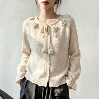 2026秋冬新款立体花朵圆领毛衣外套女韩系少女风系带针织开衫上衣