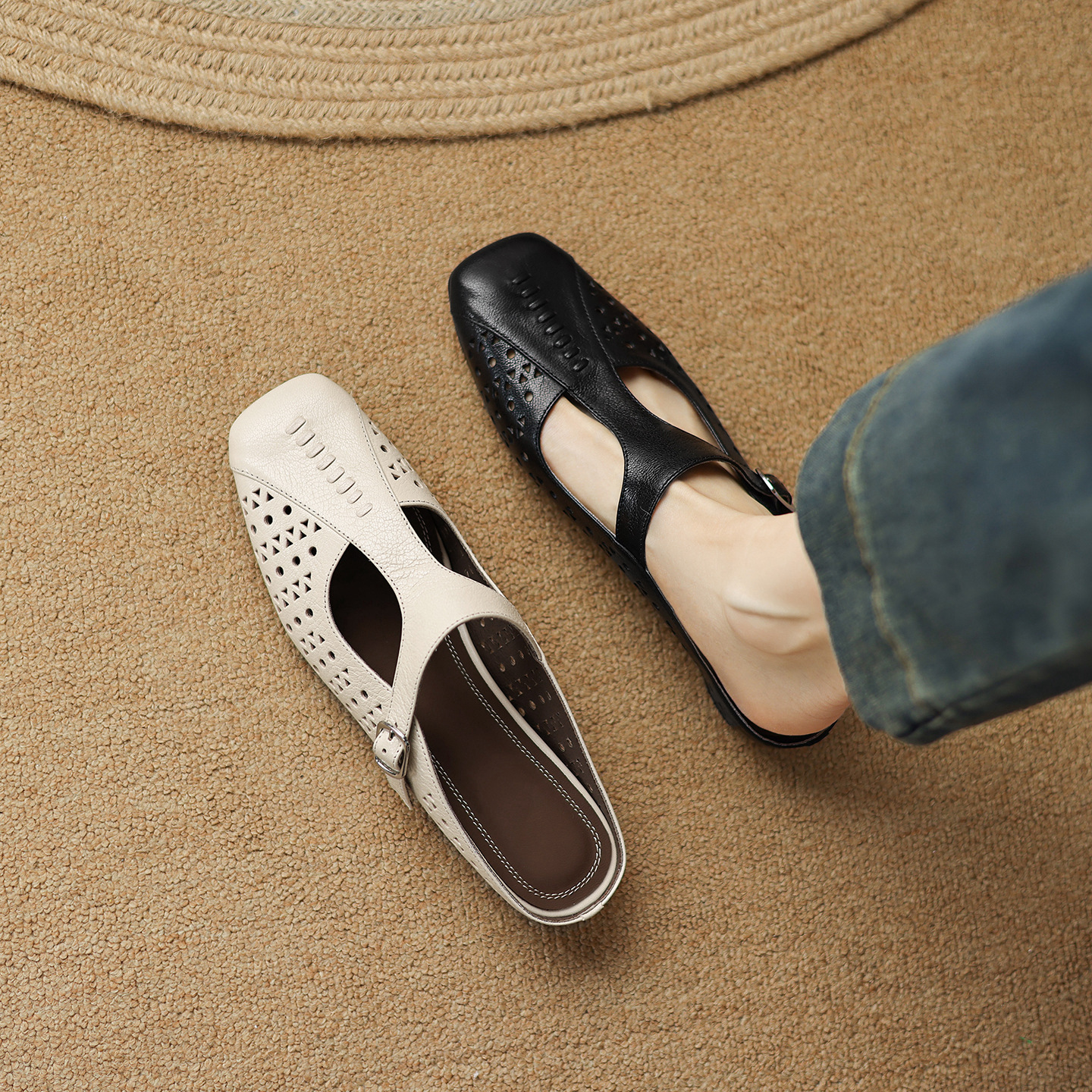 Dép sandal nữ xỏ ngón đế bệt quai chữ T đục lỗ mùa hè — đen