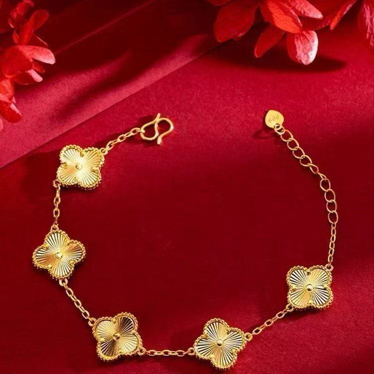 New Imitation Sand Gold Real Clover Bracelet Dazzling Fashion Light Luxury Temperament Live Source Same Style