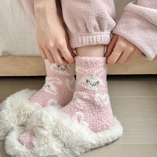Cartoon Illustration Coral Fleece Socks for Girls Autumn and Winter Mid-Calf Socks Home Warming Sleep Floor Socks Thick Plush Socks