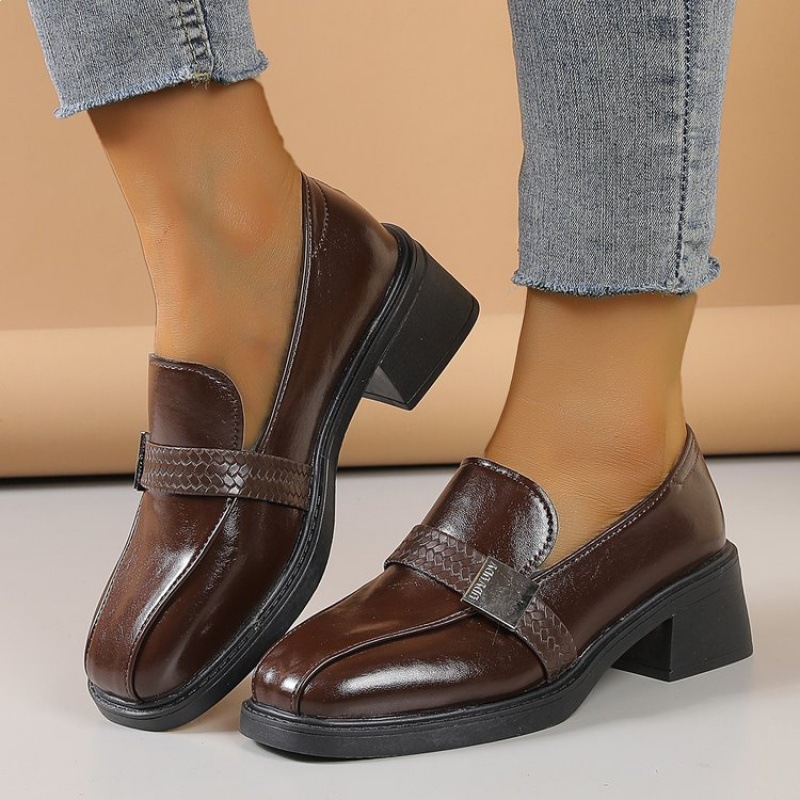 2026 primavera y verano nuevos zapatos de cuero retrógrados zapatos de mujer de cuero suave zapatos de tacón grueso zapatos lefour cómodos fábrica de zapatos