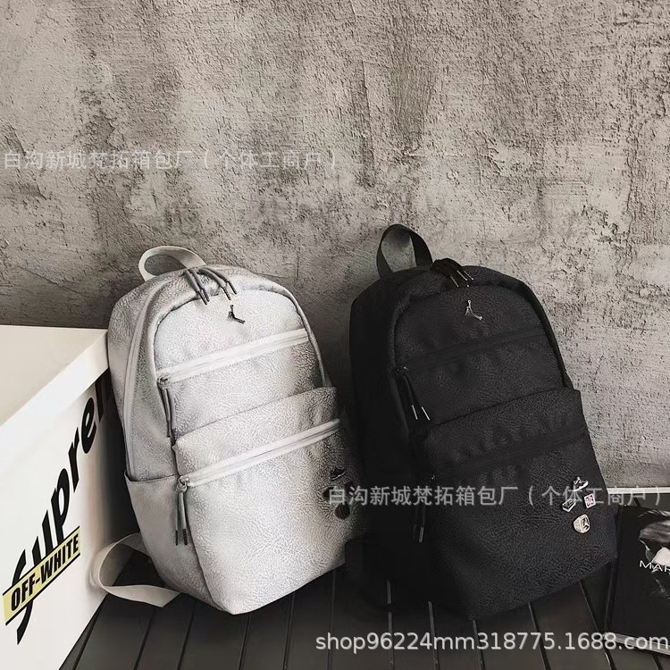 Directly from the Manufacturer: Trendy Brand Badge Chip High-End Backpack, Large Capacity Outdoor Sports Bag for Men and Women, Suitable for Middle and High School Students