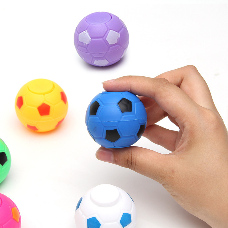 跨境足球手指旋转陀螺迷你指尖减压发泄情绪益智指尖发泄陀螺批发