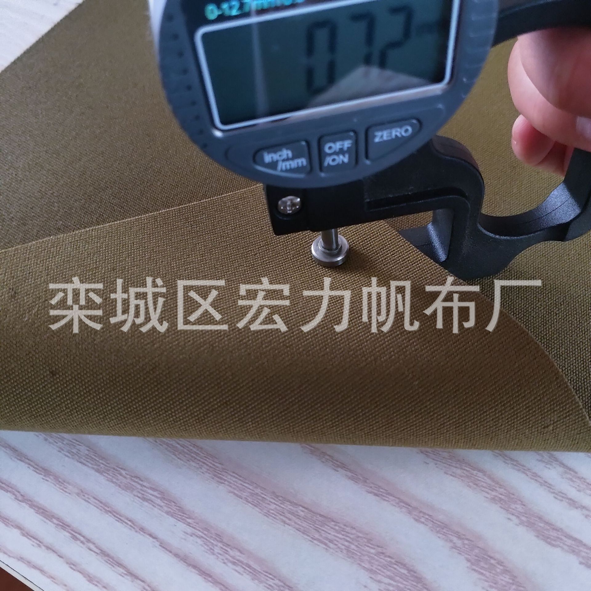 Customizado 150 poliéster verde militar encriptación gruesa lluvia protector solar silicona lienzo impermeable amarillo militar