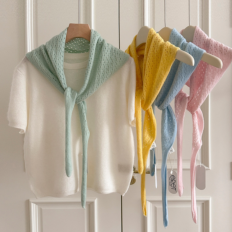 Korean-Style 100% Wool Knitted Hollow-Out Triangle Scarf for Women, Fashionable Versatile Multifunctional Decorative Back Cover, Warm Shawl