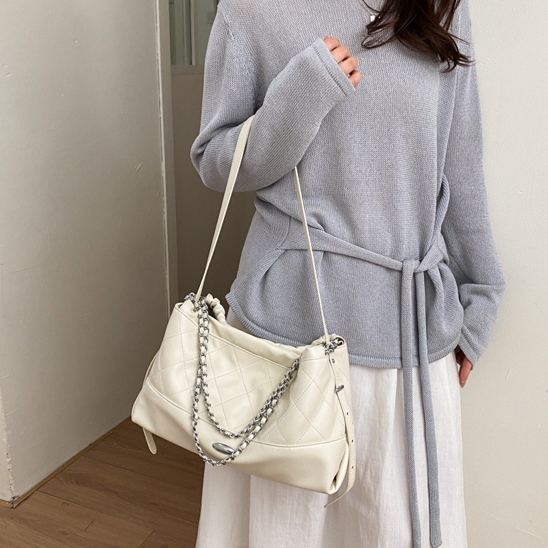Bolso de diamante para mujeres 2026 nueva primavera y verano sensación de lujo ligero bolso de hombro de nicho diario de gran capacidad bolso de cubo de transporte