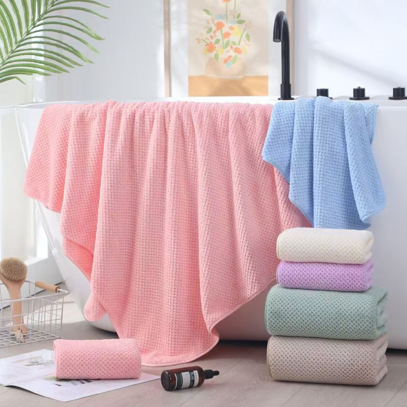 Coral Velvet Towel, Thickened, Absorbent, Soft and Comfortable, Pineapple Pattern Beach Towel, Household Daily Use Bath Towel Wholesale Coral Velvet Towel, Thickened, Absorbent, Soft and Comfortable, Pineapple Pattern Beach Towel, Household Daily Use Bath Towel Wholesale