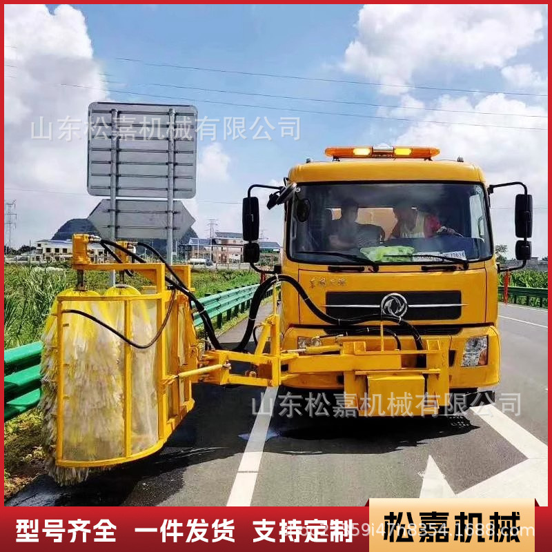 Vehículo de limpieza automática de valla de alta velocidad de la máquina de limpieza de valla de autopista montada en el vehículo desmontable de doble cepillo de rodillos