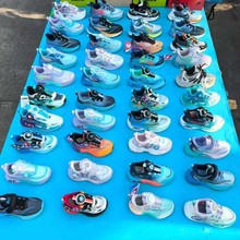 品牌旋转纽扣童鞋2025新款网面透气儿童运动鞋库存鞋尾货鞋地摊鞋