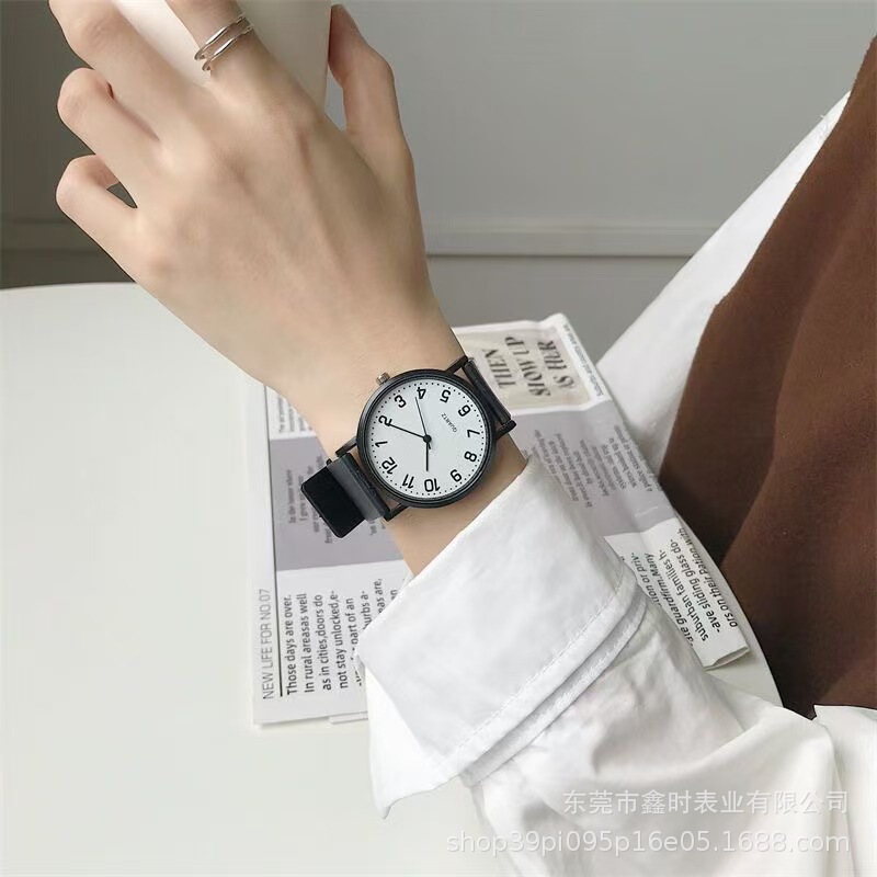 Popular Korean-Style Digital Watch for Students, Simple and Trendy Sports and Leisure Watch, Stylish Retro College Style Couple Watch