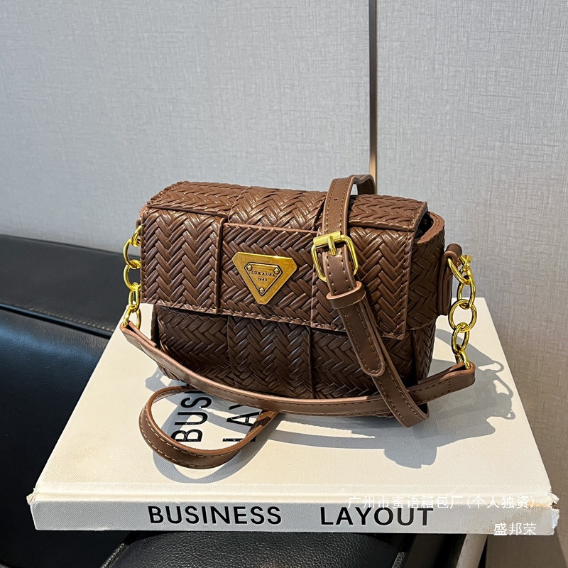 工厂直销韩版复古腋下包女新款女包单肩包流编织手提包