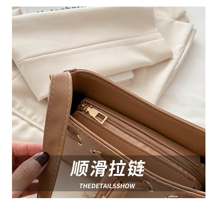The new autumn/winter 2024 collection of women's bags features a retro and simple Korean-style underarm bag. This year, hand-held bags are in vogue, exuding a sense of sophistication Item Picture