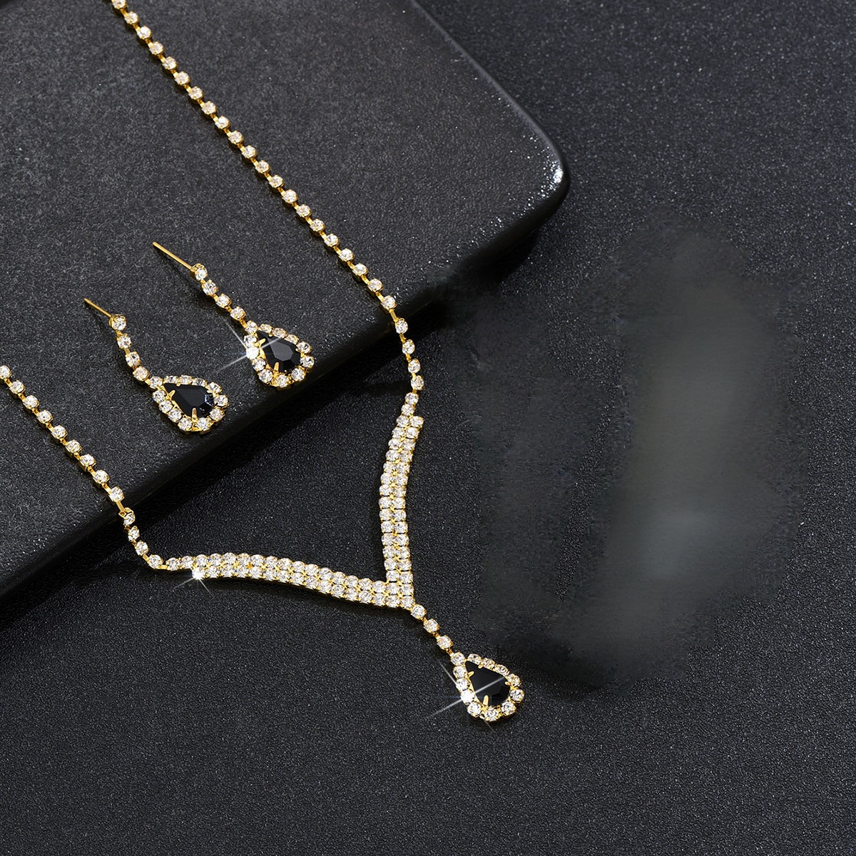 Joyería nupcial transfronteriza europea y americana flash diamante collar pendientes boda joyería traje al por mayor 630