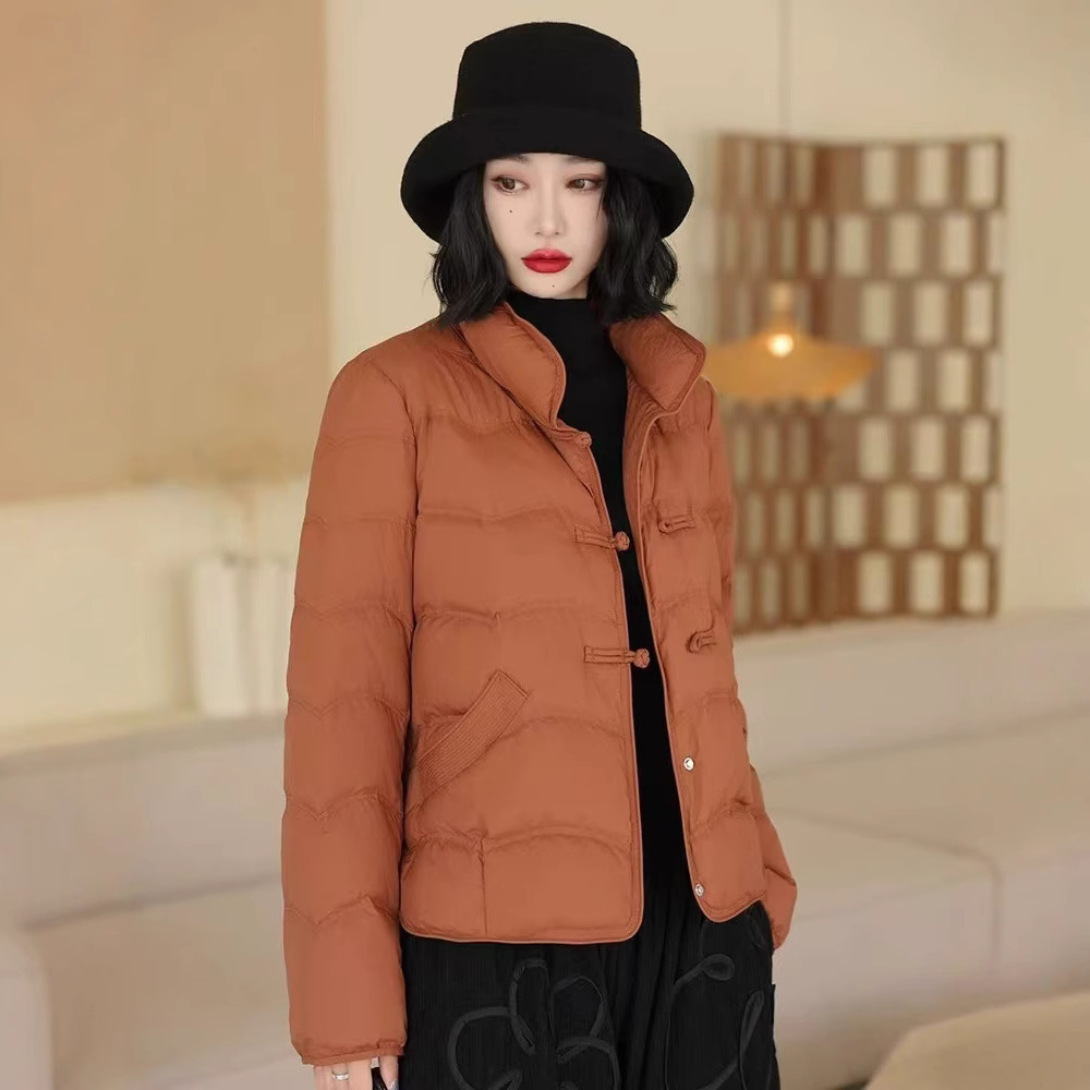 设计师原创冬季复古盘扣羽绒服女新国标90白鸭绒立领蓬松保暖外套