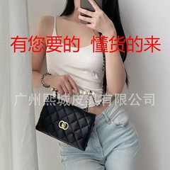 欧美时尚小方包单肩包包女马鞍包小香风羊皮链条邮差牛角法棍包