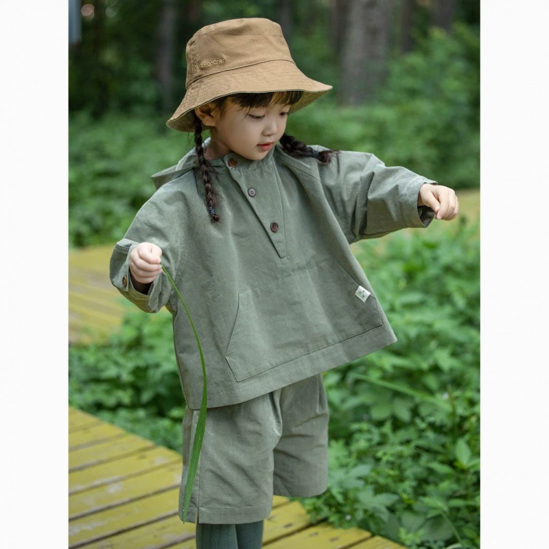 Новый костюм с капюшоном для мальчиков и девочек весна-осень 2024