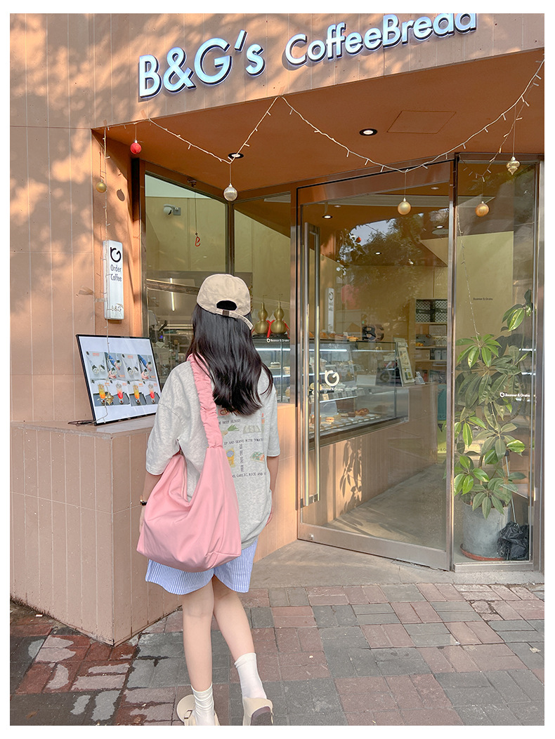 A new large-capacity women's single-shoulder bag with cross-border fashion and simplicity, a fresh and artistic crossbody bag, and a student commuting bag undefined