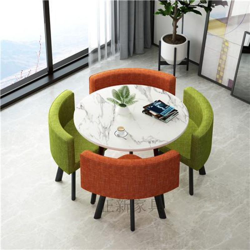 둥근 모조 대리석 주황색 및 녹색 천 의자