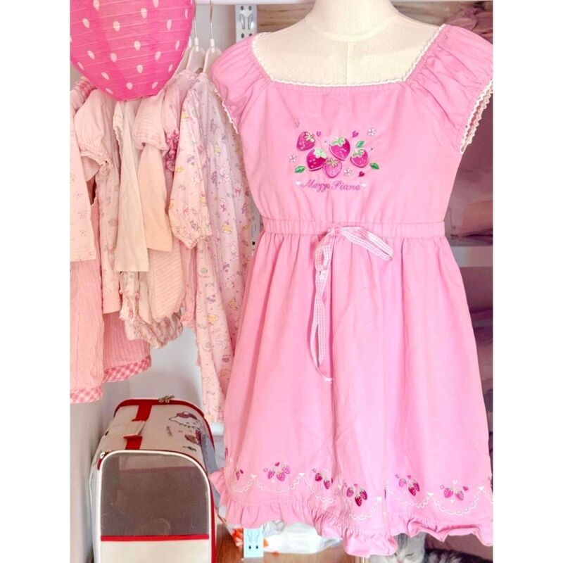 Japanese-style pink strawberry print short dress with lace trim, square neckline, puff sleeves, drawstring waist, sweet girl dress Japanese-style pink strawberry print short dress with lace trim, square neckline, puff sleeves, drawstring waist, sweet girl dress