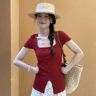 2025 New Summer Style French Petty Bourgeoisie Niche Style Top Red Square Collar Slit Short-Sleeved T-Shirt for Women Versatile
