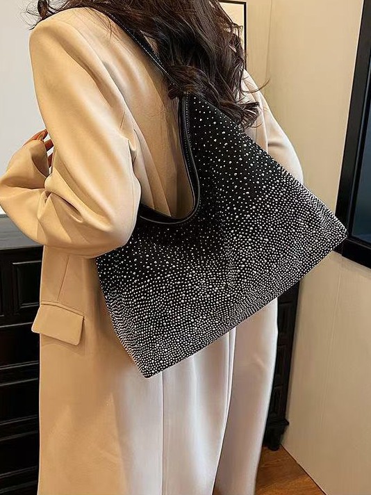 Capacious fashionable one-shoulder bag, underarm bag, shoulder bag, internet celebrity, city style