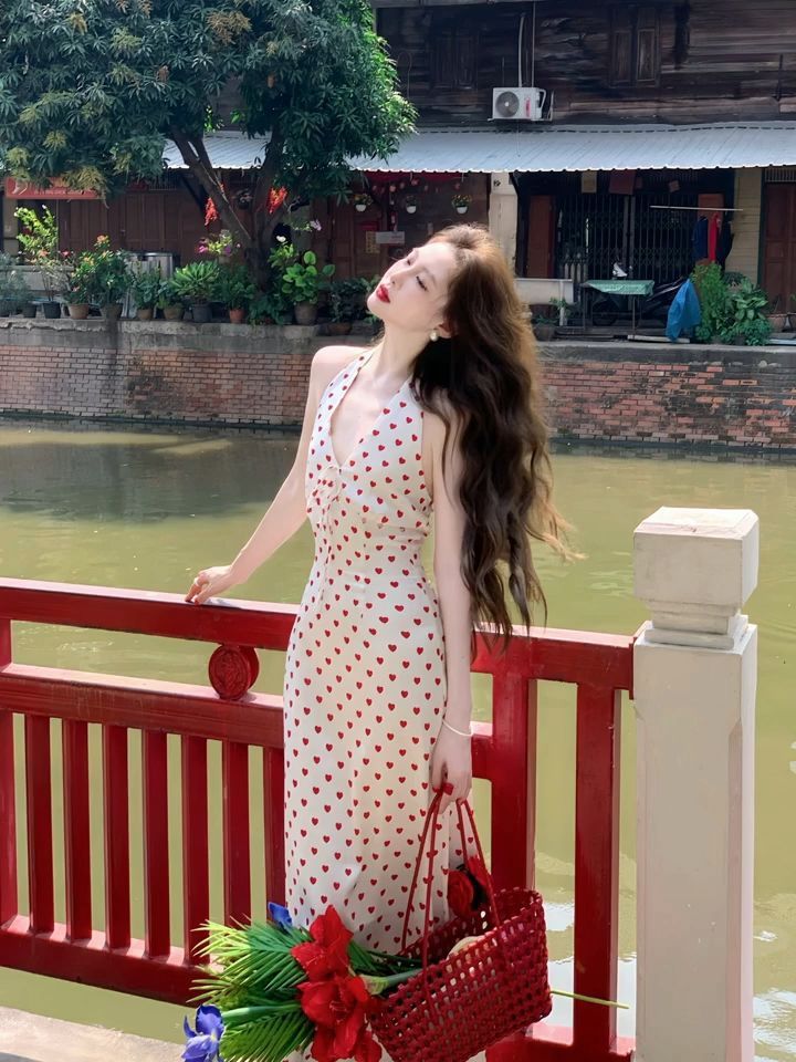 法式小众爱心波点V领挂脖连衣裙女夏季红色防晒针织开衫