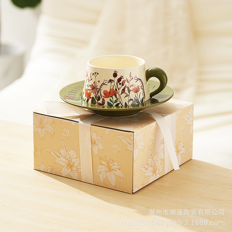 Tazas de café exquisitas y platos parejas tazas de menú de flores retro de alto valor de cara regalo de mano marca taza caja de regalo