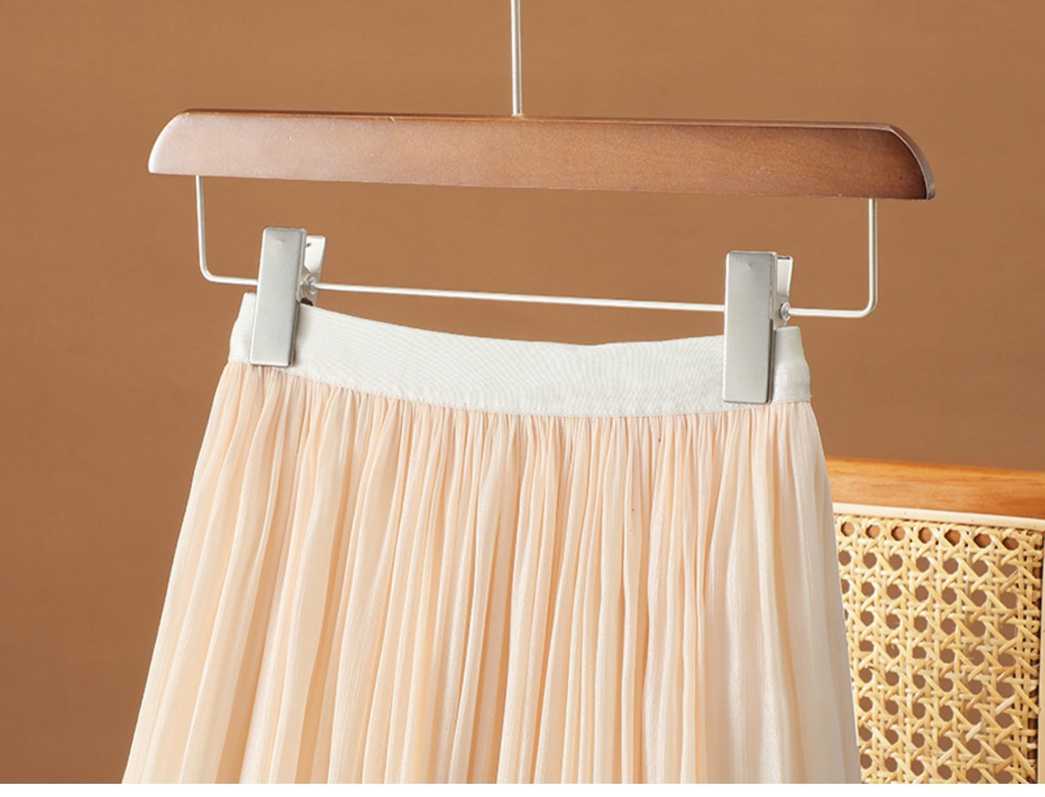 Chân váy xếp ly dáng dài nữ chất voan sợi streamer hiệu ứng ngọc trai — Màu sâm panh chi tiết 4